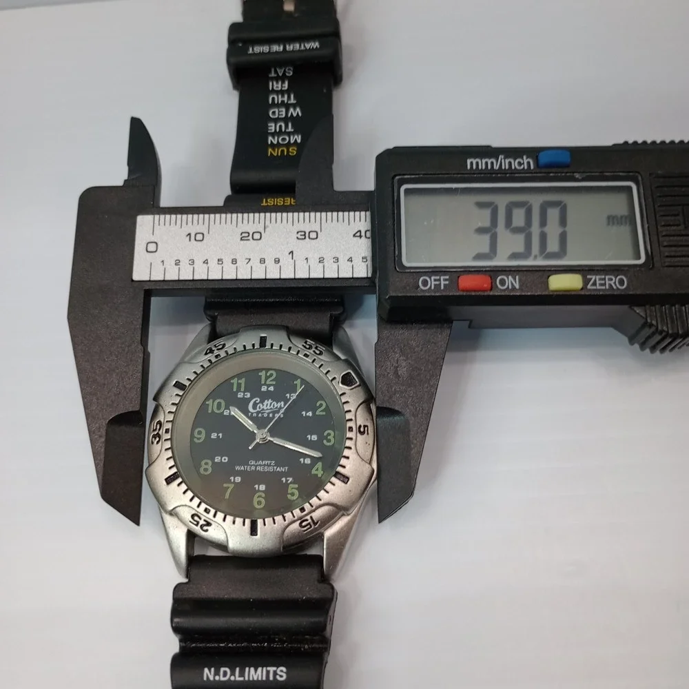 Cotton Traders Quartz Men's Watch‎ 39mm Black Dial Rubber Strap New Battery